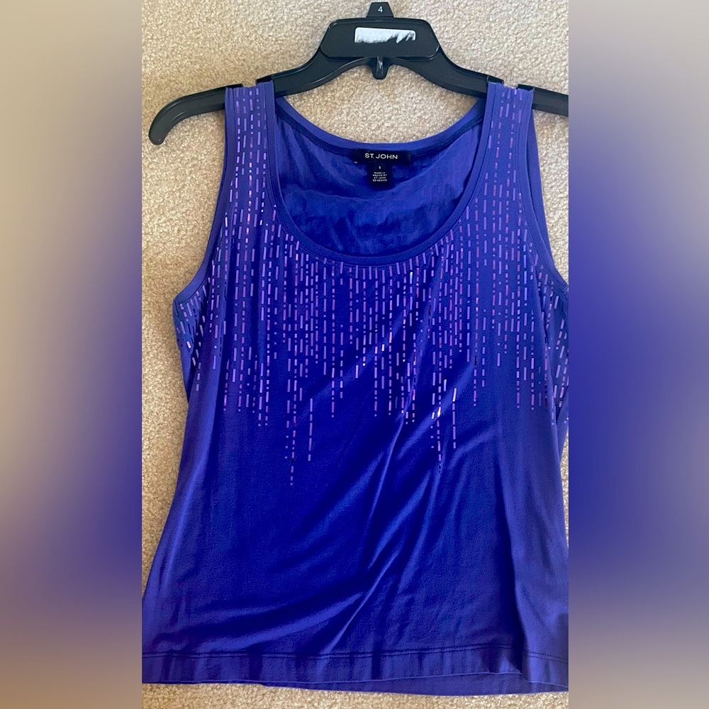Sleeveless T shirt